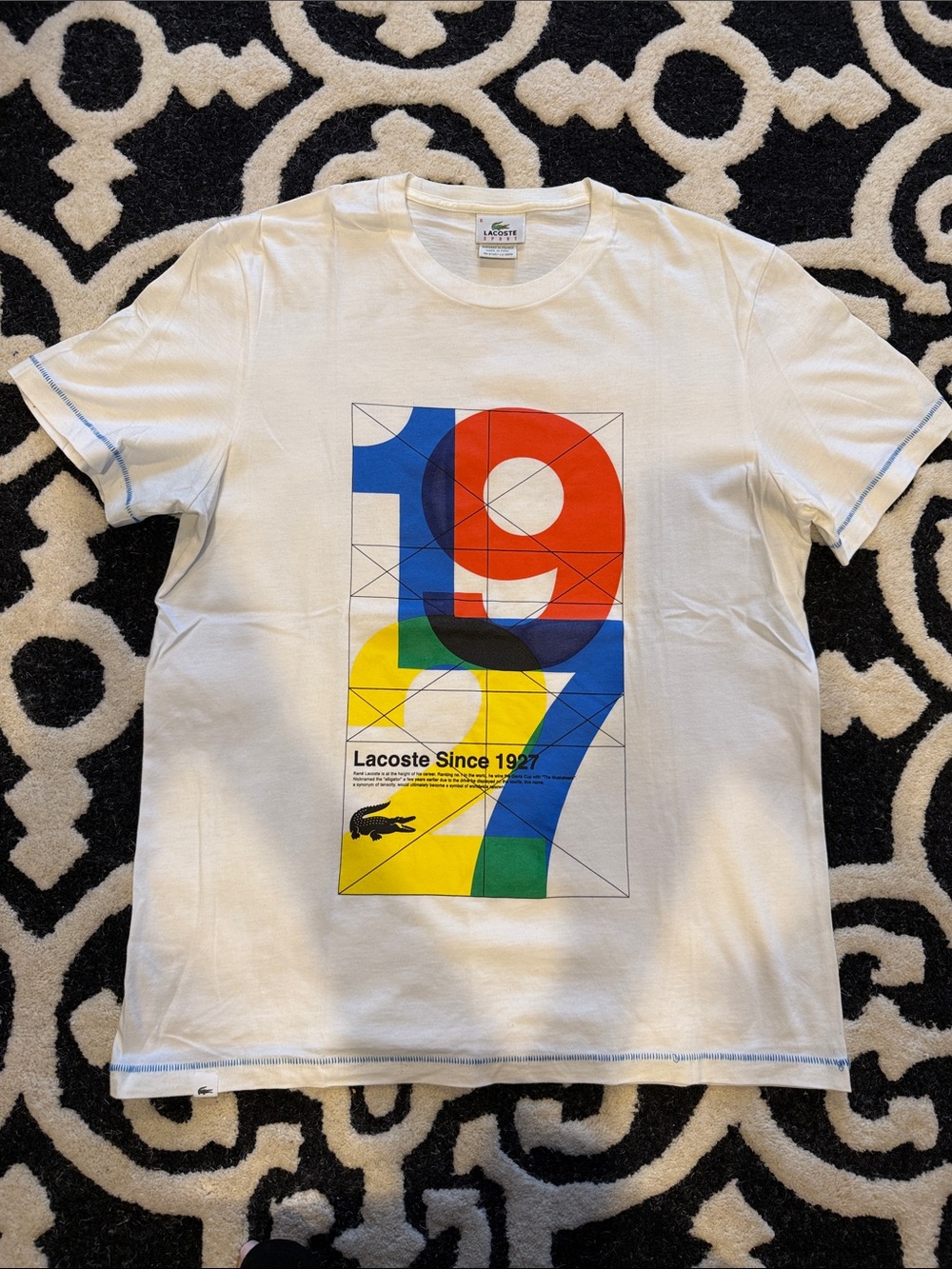 Lacoste Mens Short-Sleeve Graphic T Shirt. Large. Like new.